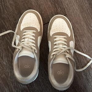 Alo Yoga 01 Classic Sneakers